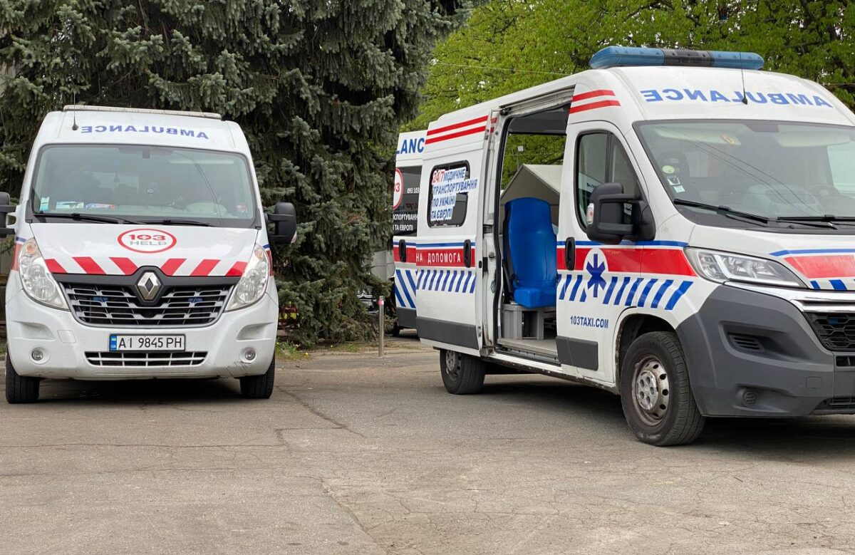 Як перевезти лежачого хворого та запобігти появі пролежнів